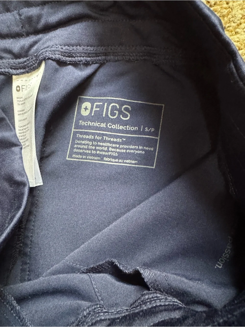 FIGS High Waisted Yola Skinny Scrub Pants – Navy – Small Petite 💙
